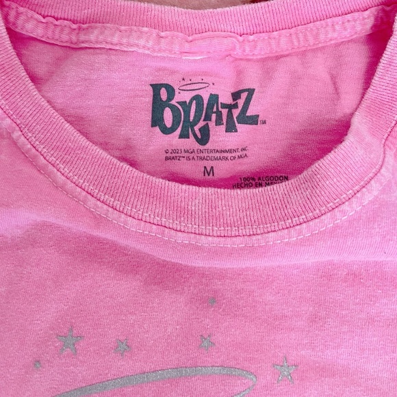 Bratz pink graphic tshirt medium NWT - Picture 4 of 4
